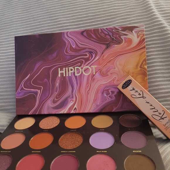 Hipdot Colour Pallet with a free gift! - Picture 2 of 2